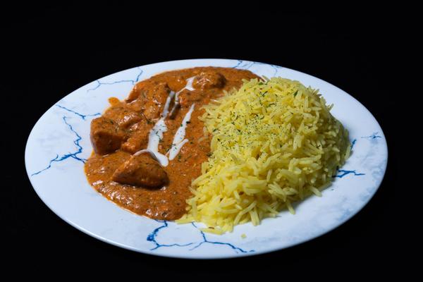 Butter Chicken cu Orez Basmati India  și  Sos de Smântână cu Mărar